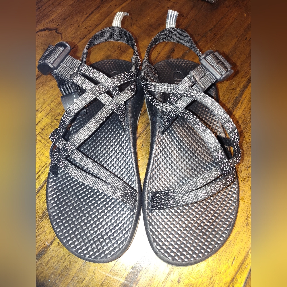 Chacos Big Kids size 4